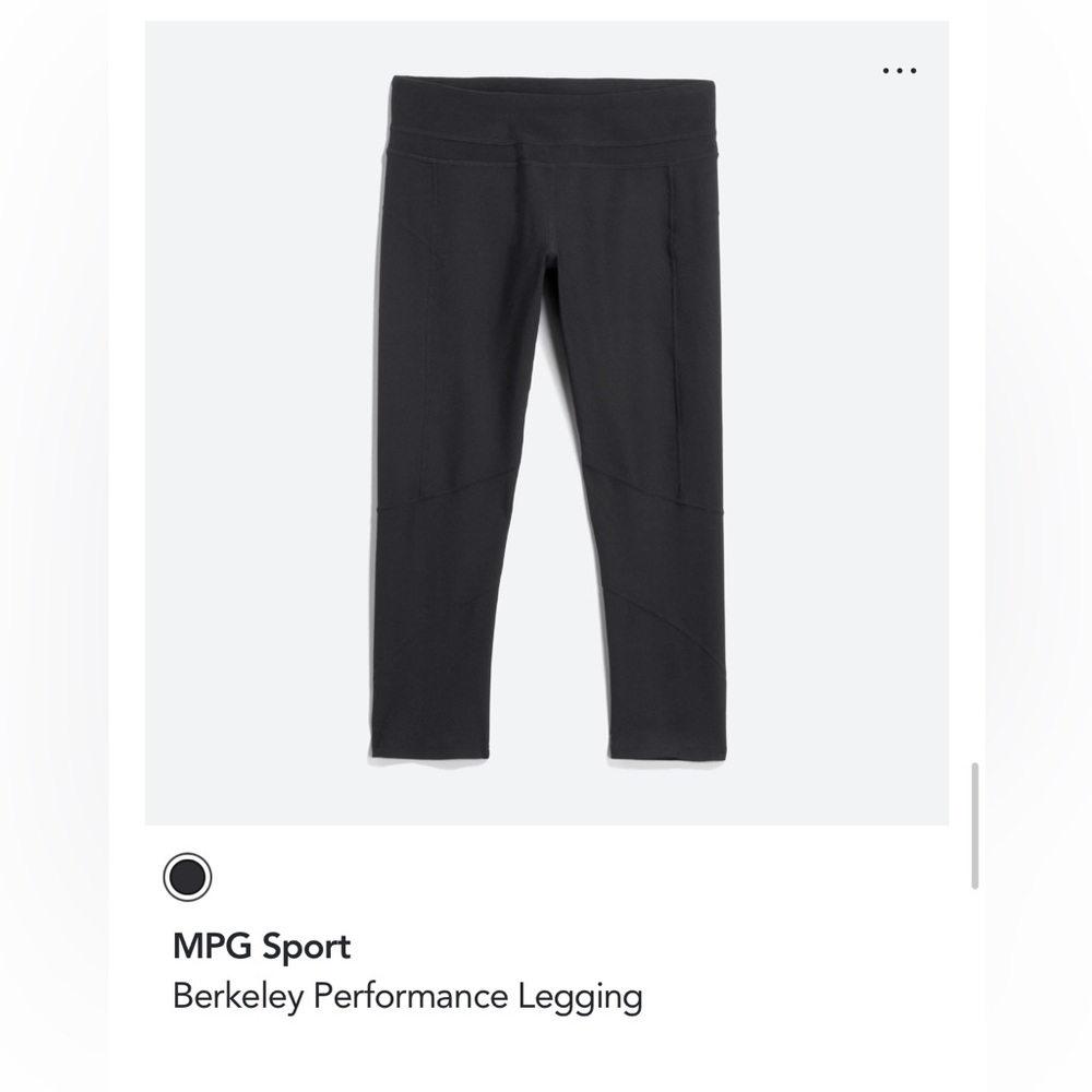 mid-rise black capri leggings